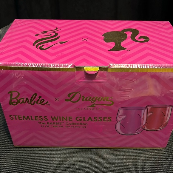🌟 Dragon Glassware Barbie Wine Glasses Set - Picture 3 of 7